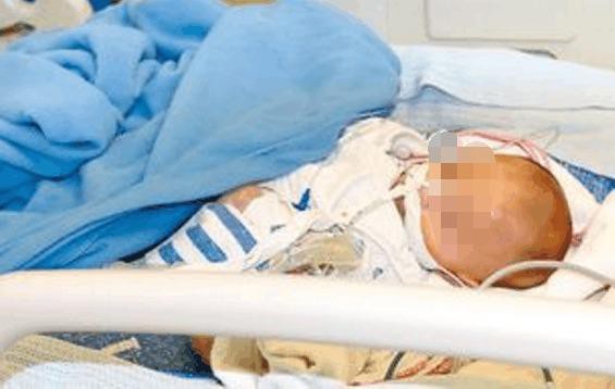 Xót xa bé trai 1 tuổi tử vong vì bà nội cho uống chai nước nhặt được trong siêu thị