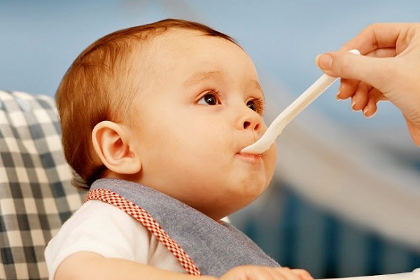 thời điểm tốt nhất để cai sữa cho trẻ là từ 18-24 tháng tuổi.