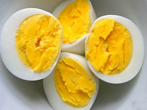 Trẻ ăn trứng tốt cho dinh dưỡng, giúp bé thông minh và cao hơn