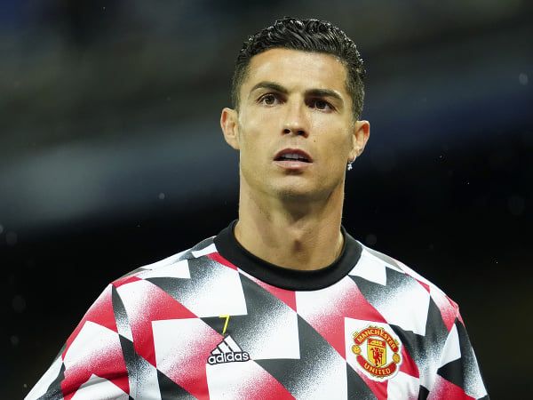 Tin bóng đá MU 18/11: Ronaldo tiếp tục khẩu chiến với Ten Hag