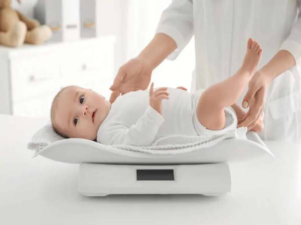 trẻ sơ sinh chậm tăng cân nên bổ sung gì