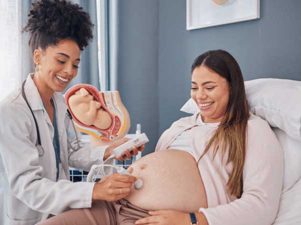 Nếu bố mẹ có thể trạng nhỏ con, bé có xu hướng nhẹ cân hơn