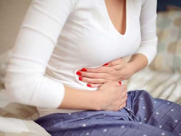 Viêm nhiễm sau sinh có thể gây sưng tấy, làm cản trở dòng chảy sản dịch