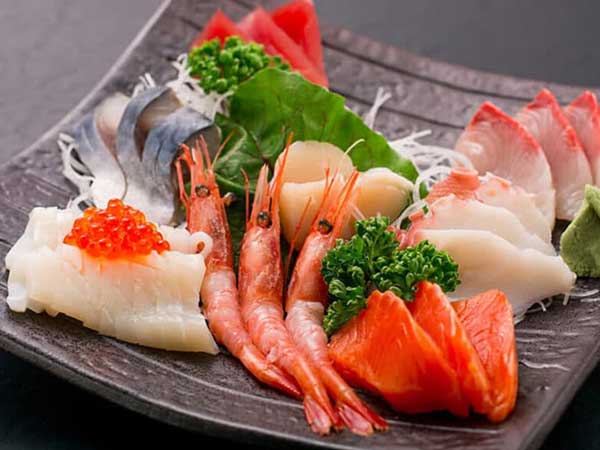 Sashimi là món ăn truyền thống của Nhật Bản