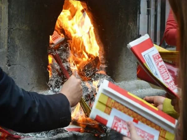 Nguồn gốc của phong tục đốt vàng mã